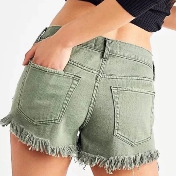 We The Free x Free People Loving Good Vibrations Cut Off Green Jean Shorts, 30 - Picture 3 of 16